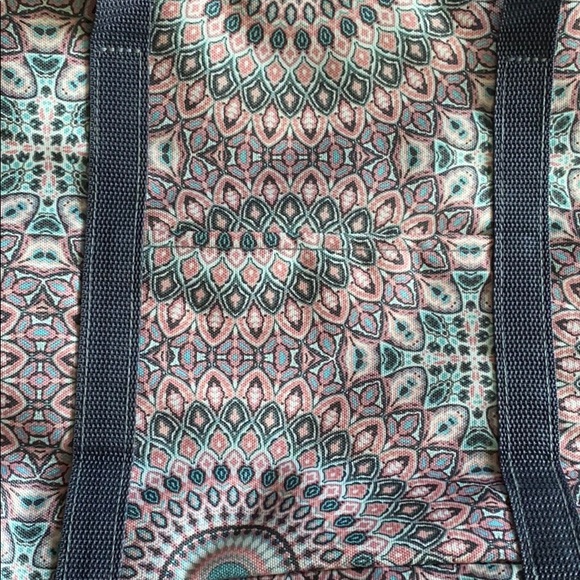 Tote - Picture 4 of 5